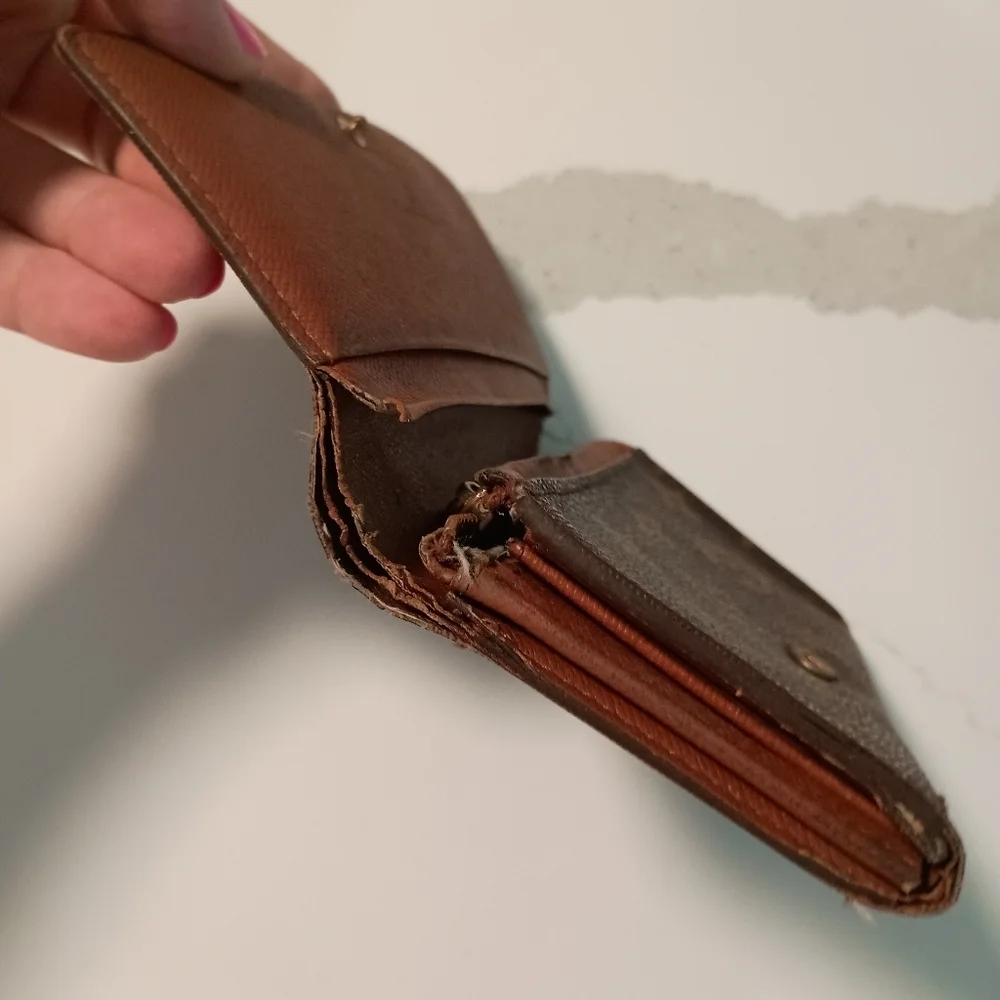 Louis Vuitton Tresor L-shaped zipper compact wallet Monogram